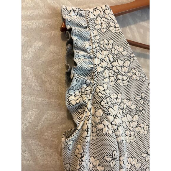 Anthropologie Dress Gray White Floral Lace Sleeveless V Neck Party‎ - Picture 9 of 14